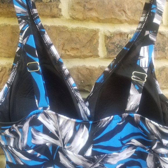 Swim dress. Size 16 womens. - Picture 4 of 5